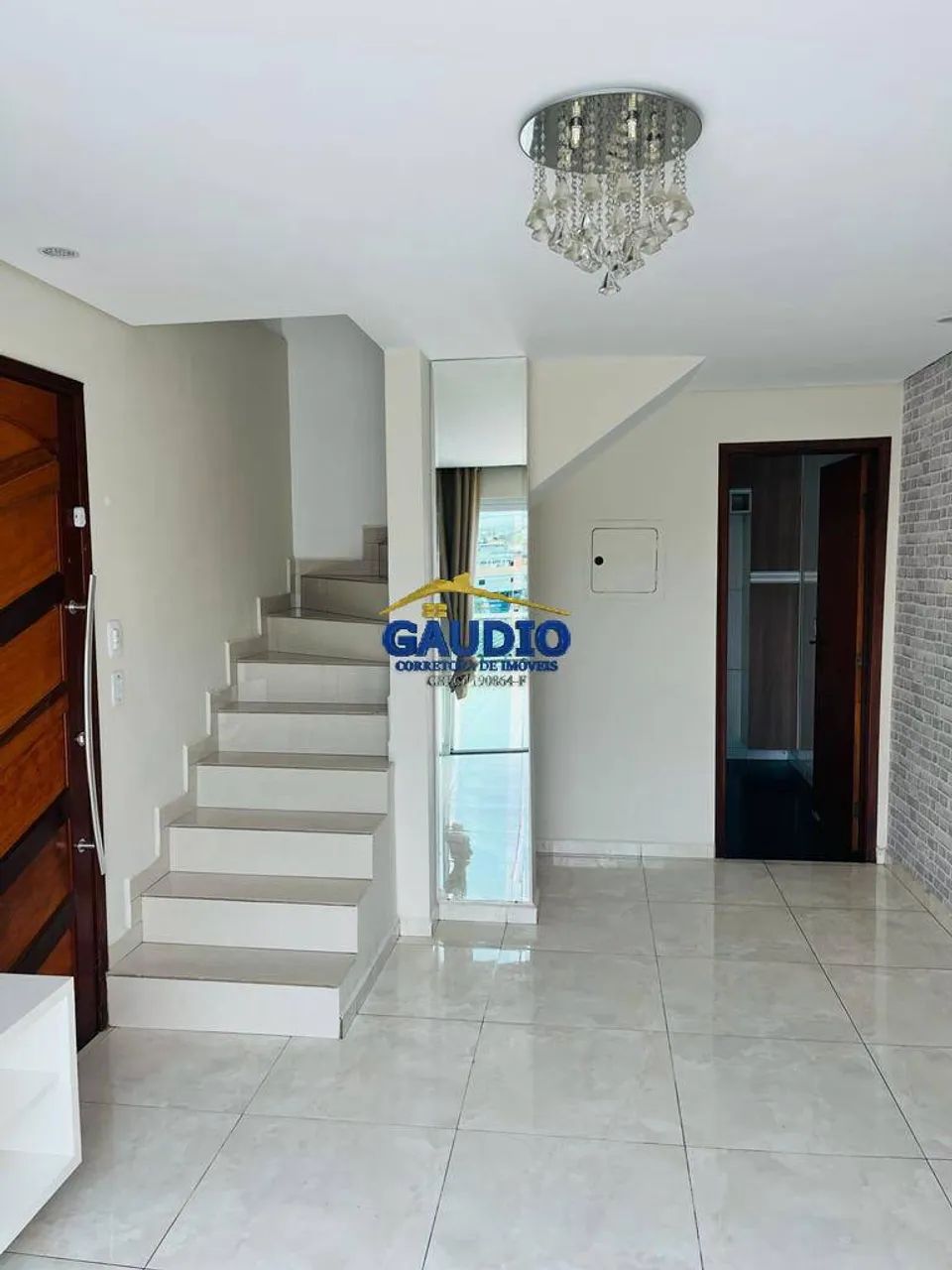 Excelente Sobrado À Venda- 2 Dorms- Garagem Para 2 Carros! - Foto 4