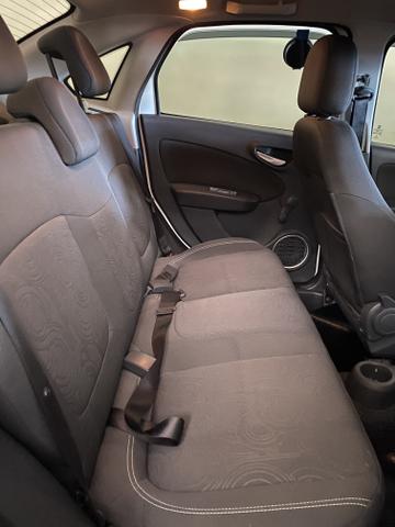 Grand siena 2017/2018 1.4 mpi attractive 8v flex 4p manual - Foto 3