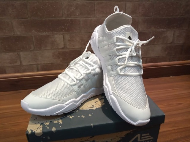2 tenis por 130