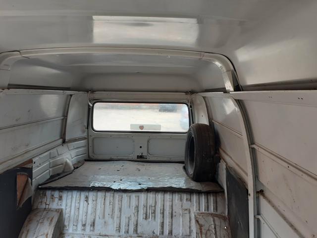 Vende se VW Kombi Furgão 2005