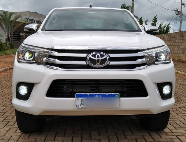TOYOTA HILUX SRX 2.8 TURBO DIESEL 4X4 AUTOMATICA - Placa A- 2016 - Foto 3
