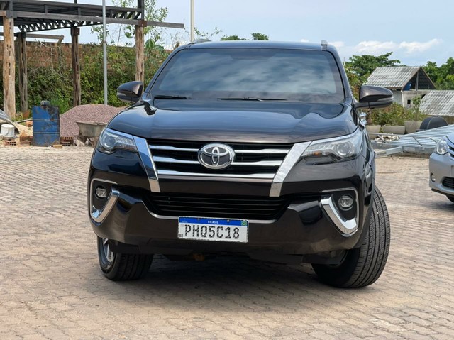 HILUX SW4 .MODELO 2019 BLINDADA 7 LUGARES