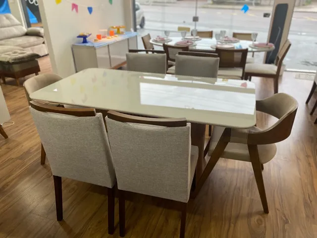 Mesa de jantar 170x90 com 4 cadeiras e 2 poltronas, pronta entrega