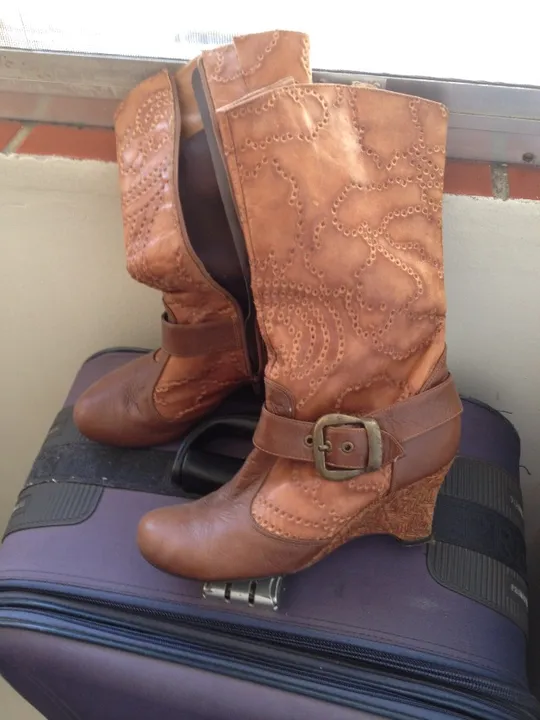 bota com salto plataforma