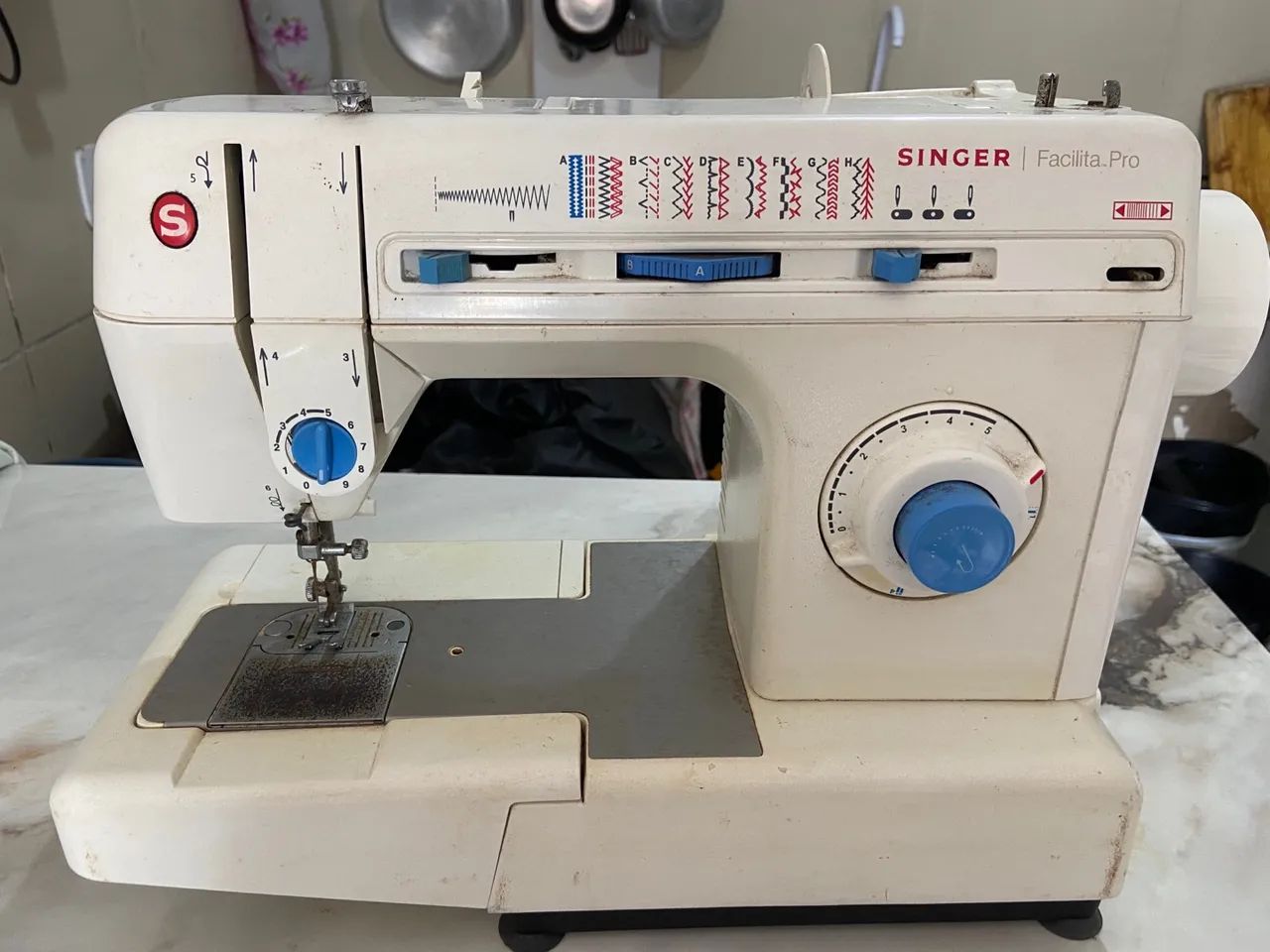 Máquina de costura singer