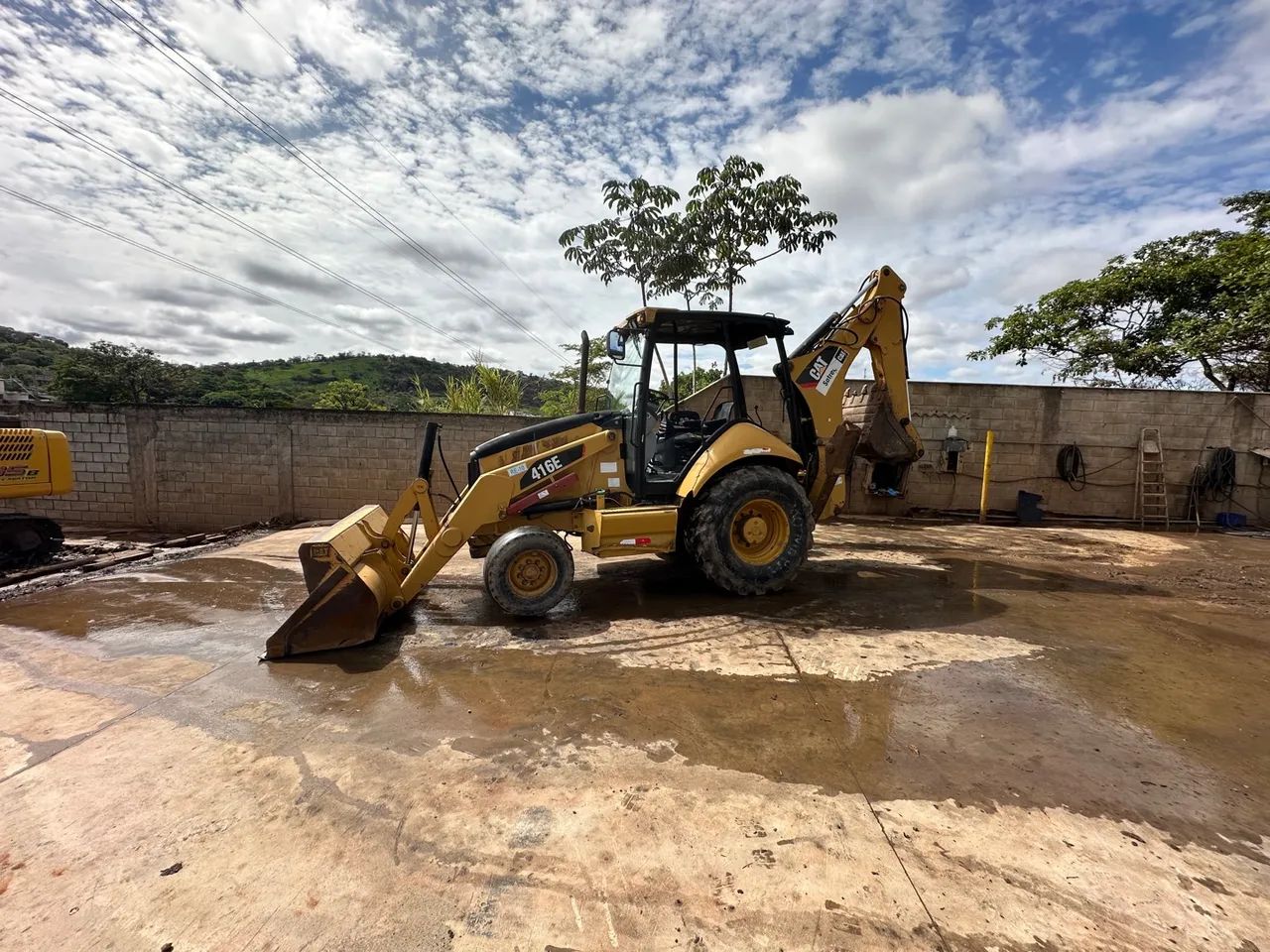 Retroescavadeira Caterpillar 416E 2013 4X2  - Foto 2
