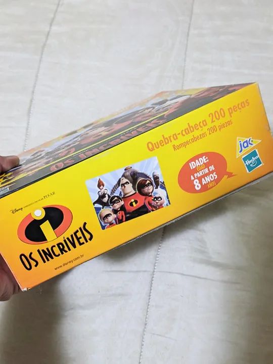Quebra-cabeça "Os Incríveis" 200 peças - Hasbro Jak Disney/Pixar - Foto 2