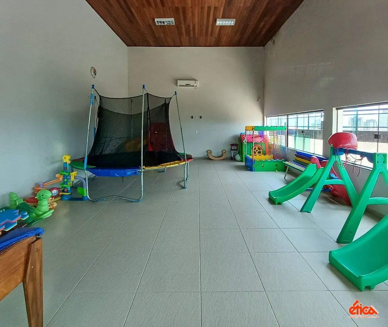 Ed. Torre de Bari apto de 03 quartos sendo 01 suite 02 vagas - Foto 8