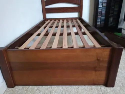 Vendo Cama De Solteiro De Imbuía Maciça - Foto 2