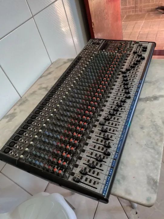 Mesa de som Behringer SX3242 FX - Foto 3