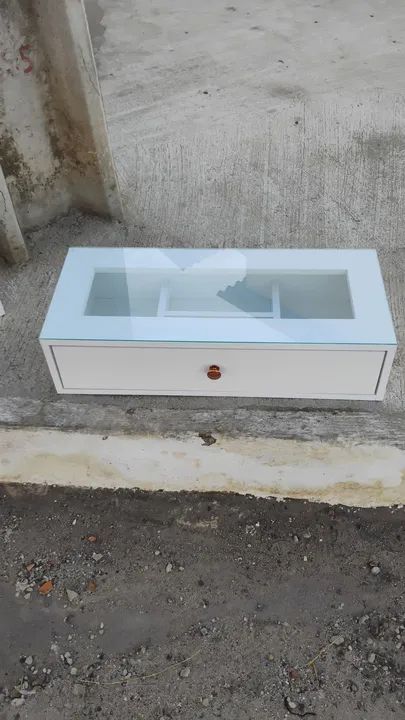 Penteadeira moderna com tampo de vidro