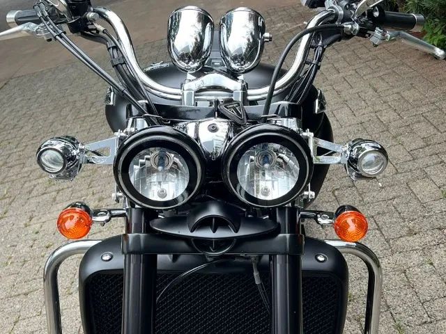 Triumph Rocket III - 2016 - Foto 2