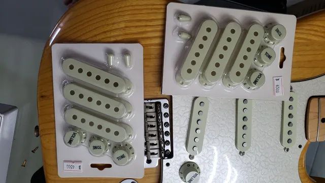 moldura e knobs captador mint green - Foto 2