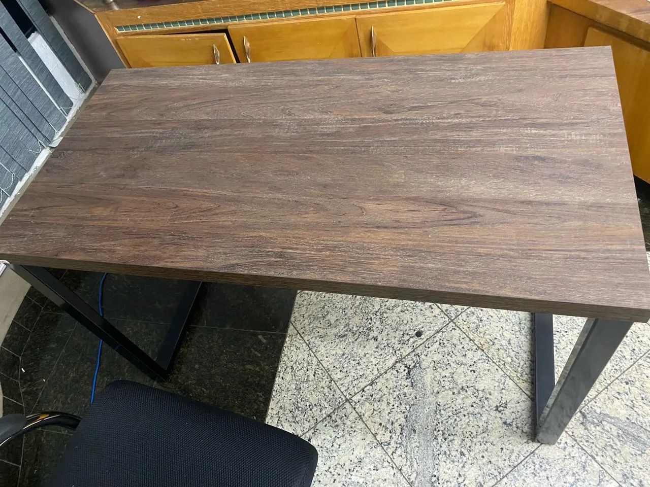 Mesa de Escritório em Madeira com Pernas de Aço - Foto 2