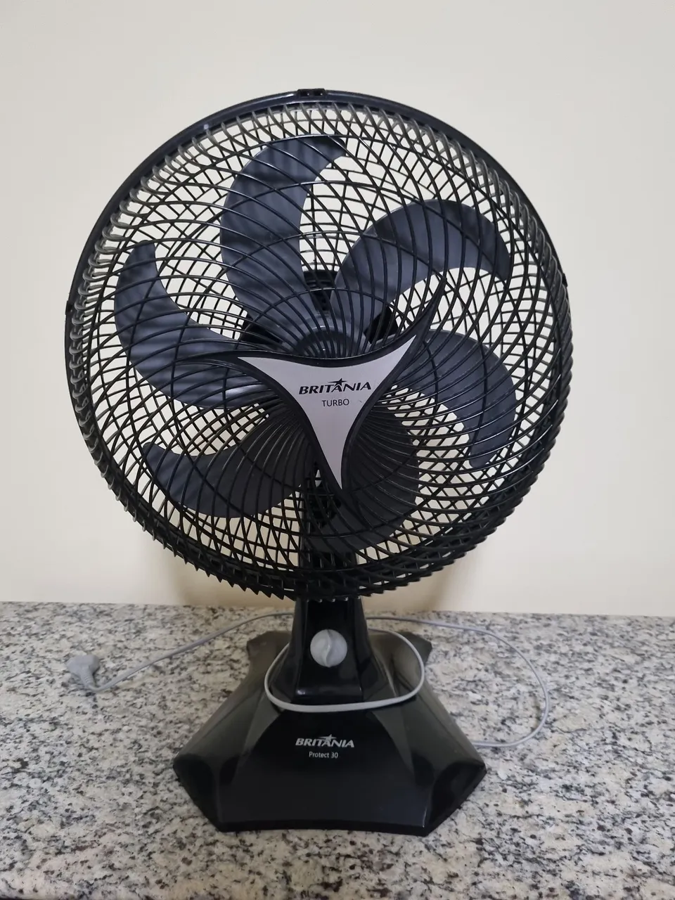 Ventilador de Mesa Britânia Turbo Protect 30