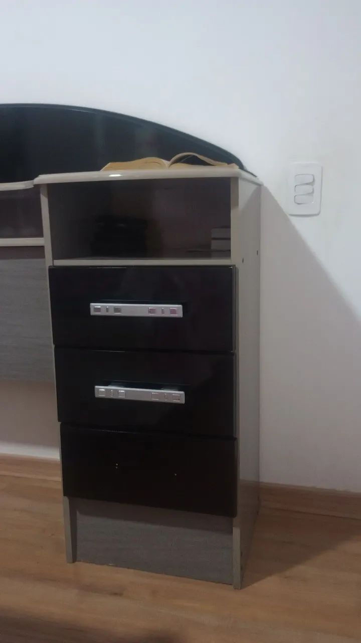 Cabeceira de cama moderna com gavetas e design diferenciado - Foto 3