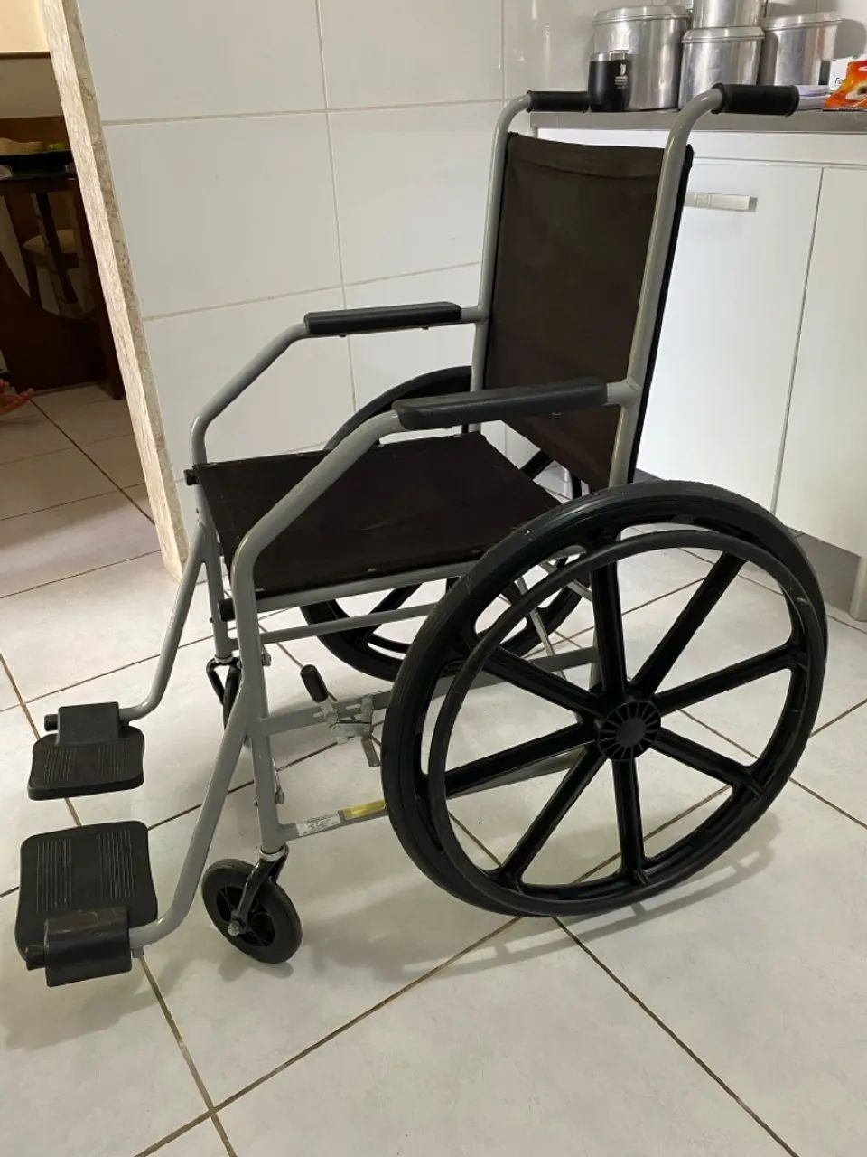 Cadeira de rodas dobrável - Foto 2