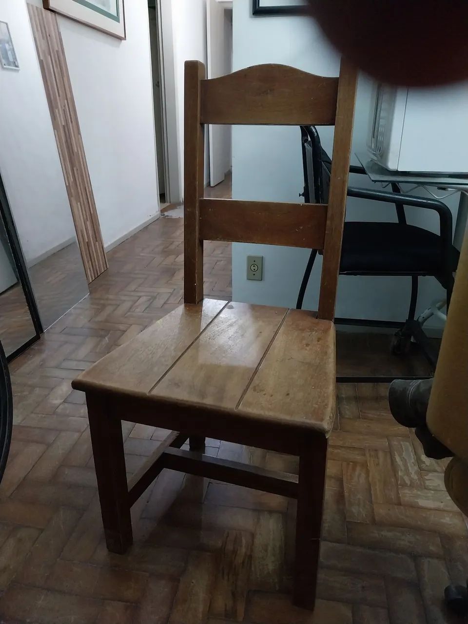 Cadeira de embuia maciça 