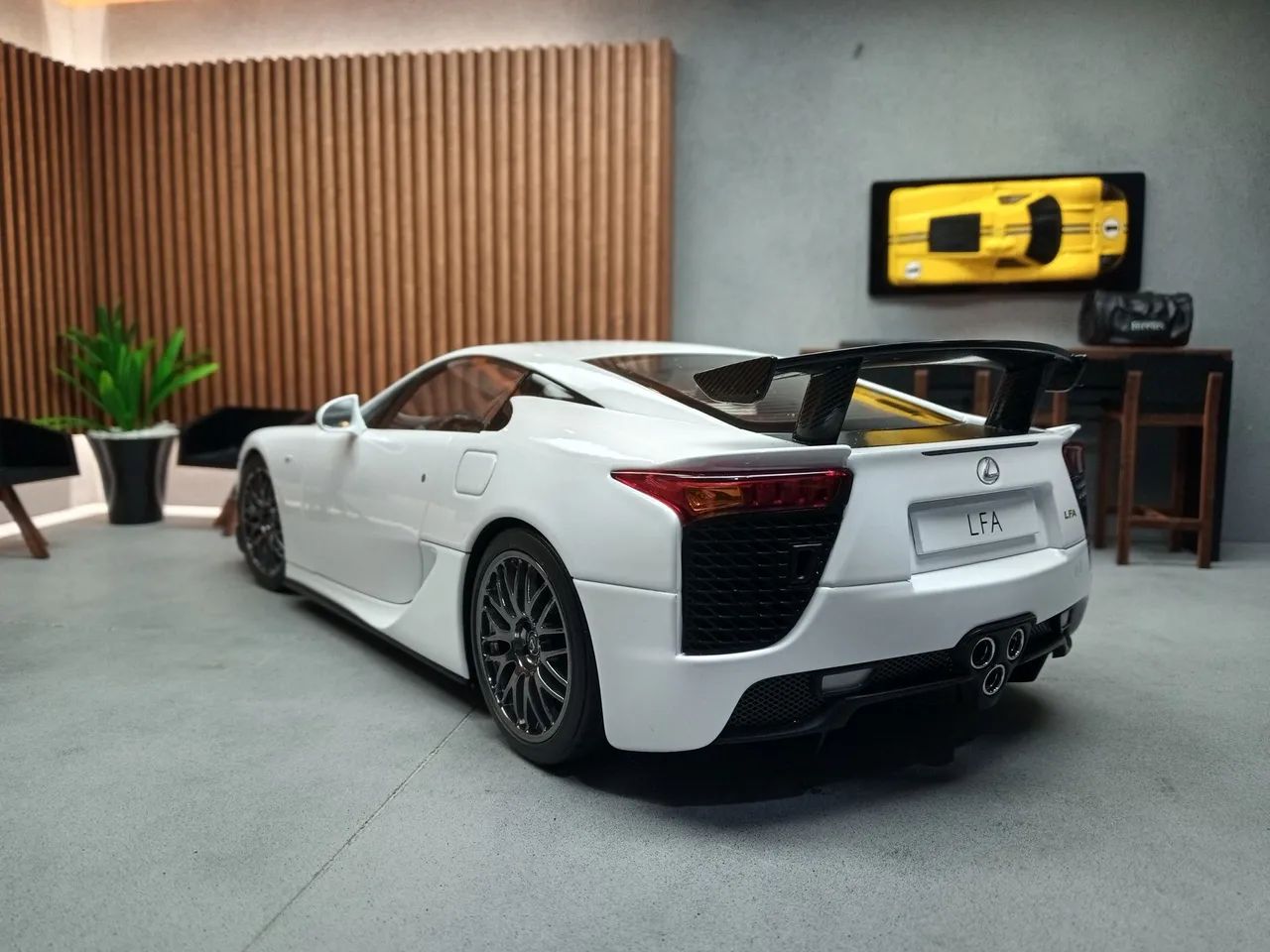 Miniatura Lexus LFA Autoart 1/18 - Hobbies e coleções - Rio Bonito