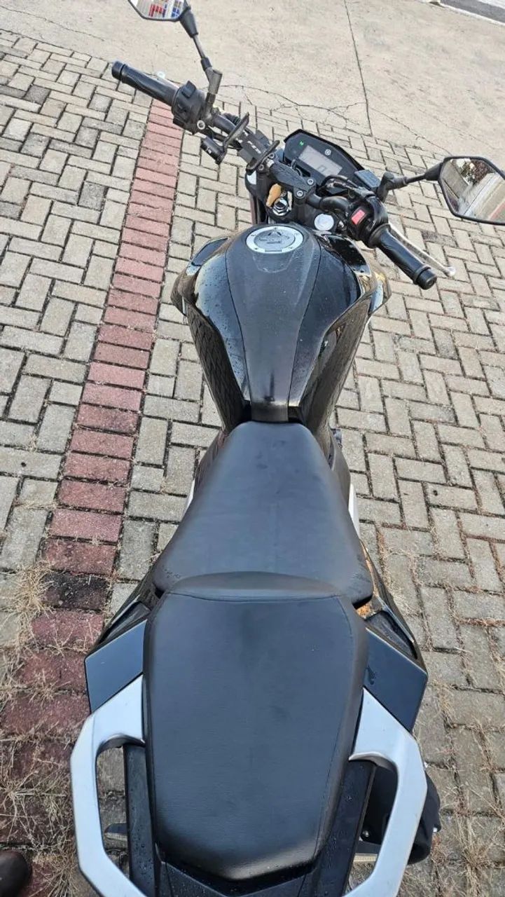 Vende_se ou troca em Uma 160 cilindradas 