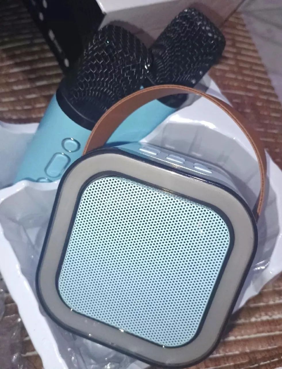 Caixa de som sem fio Karaokê K12, Mini Alto-falante Bluetooth portátil com 2 Microfone - Foto 5