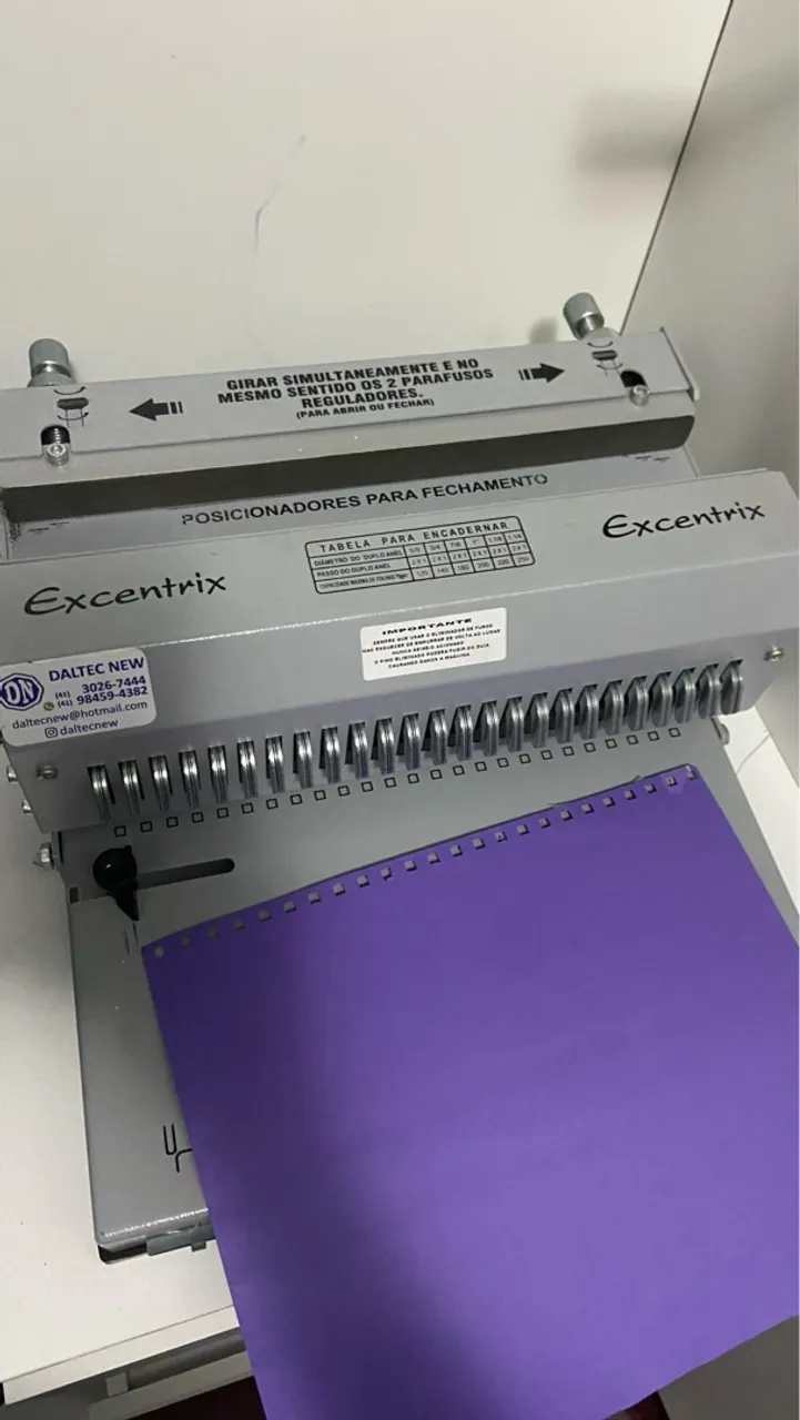 Encadernadora Excentrix - Ideal para projetos de papelaria