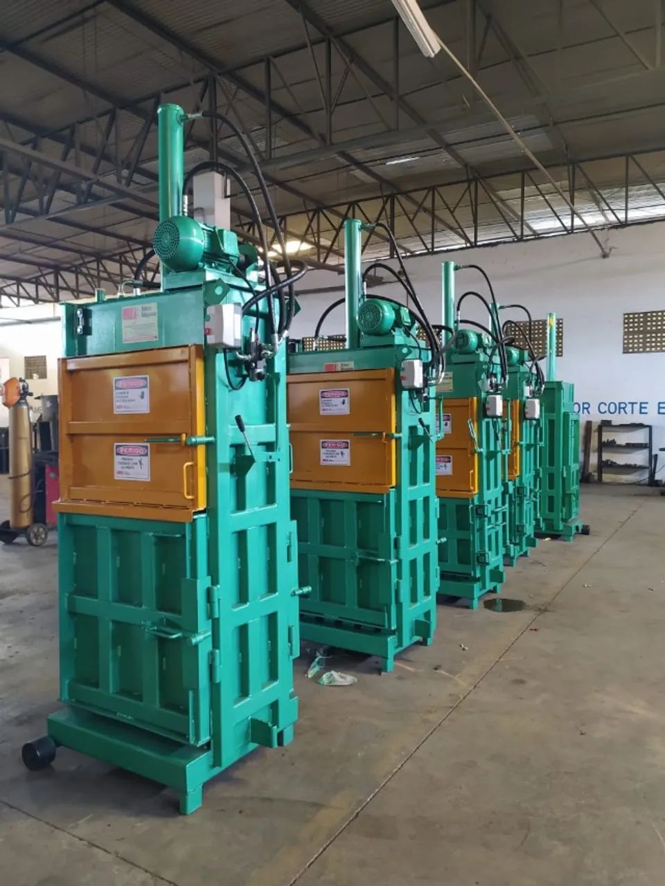 Prensas Hidráulicas Verticais - Enfardadeiras Bitten Máquinas