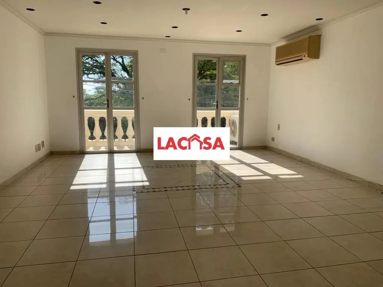Oportunidade Valor abx de mercado! 4 Dorme , 1 suíte 180m² no Jd Esplanada..