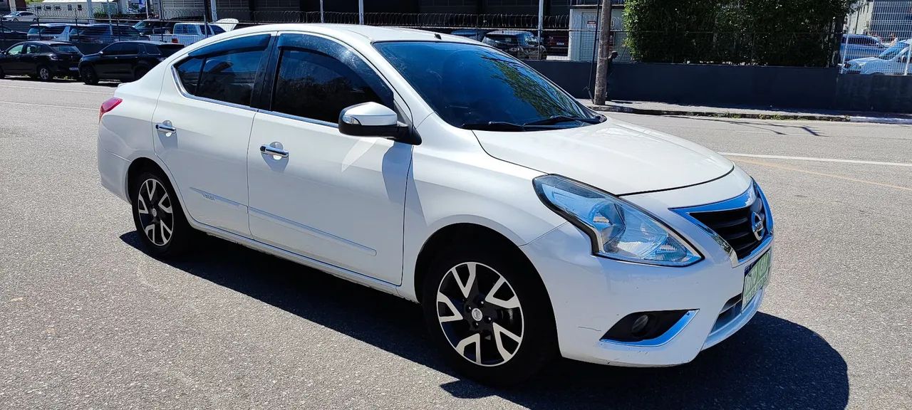 Nissan Versa Unique 1.6 16V Flexstart 4P Aut. 2017 - Foto 2