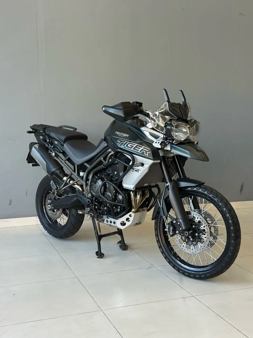 Tiger 800 - impecável