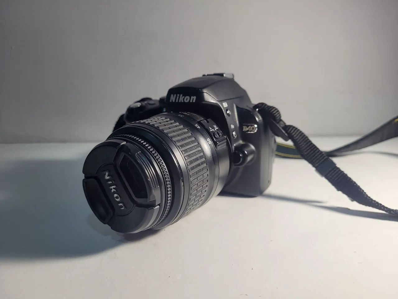 Nikon D40 + Lente 18-55mm