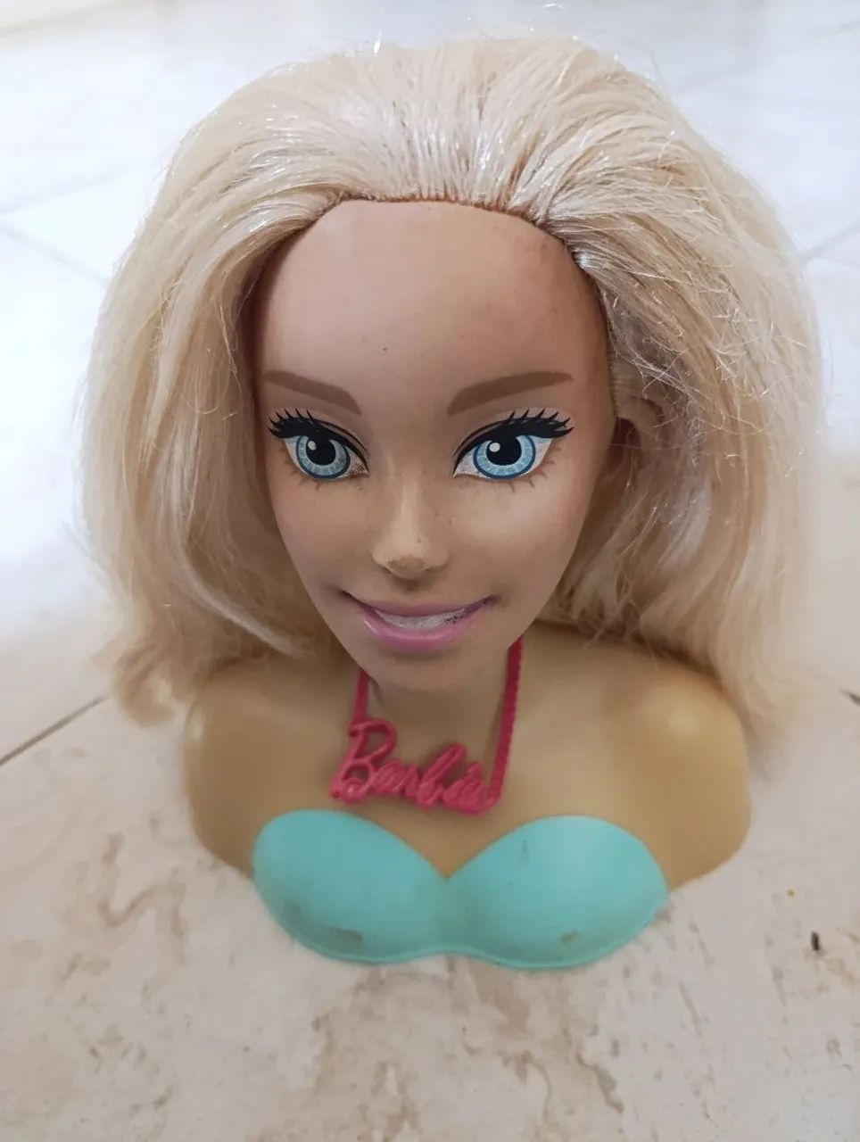 Boneca de pentear e maquiar Barbie mais a escova original usado