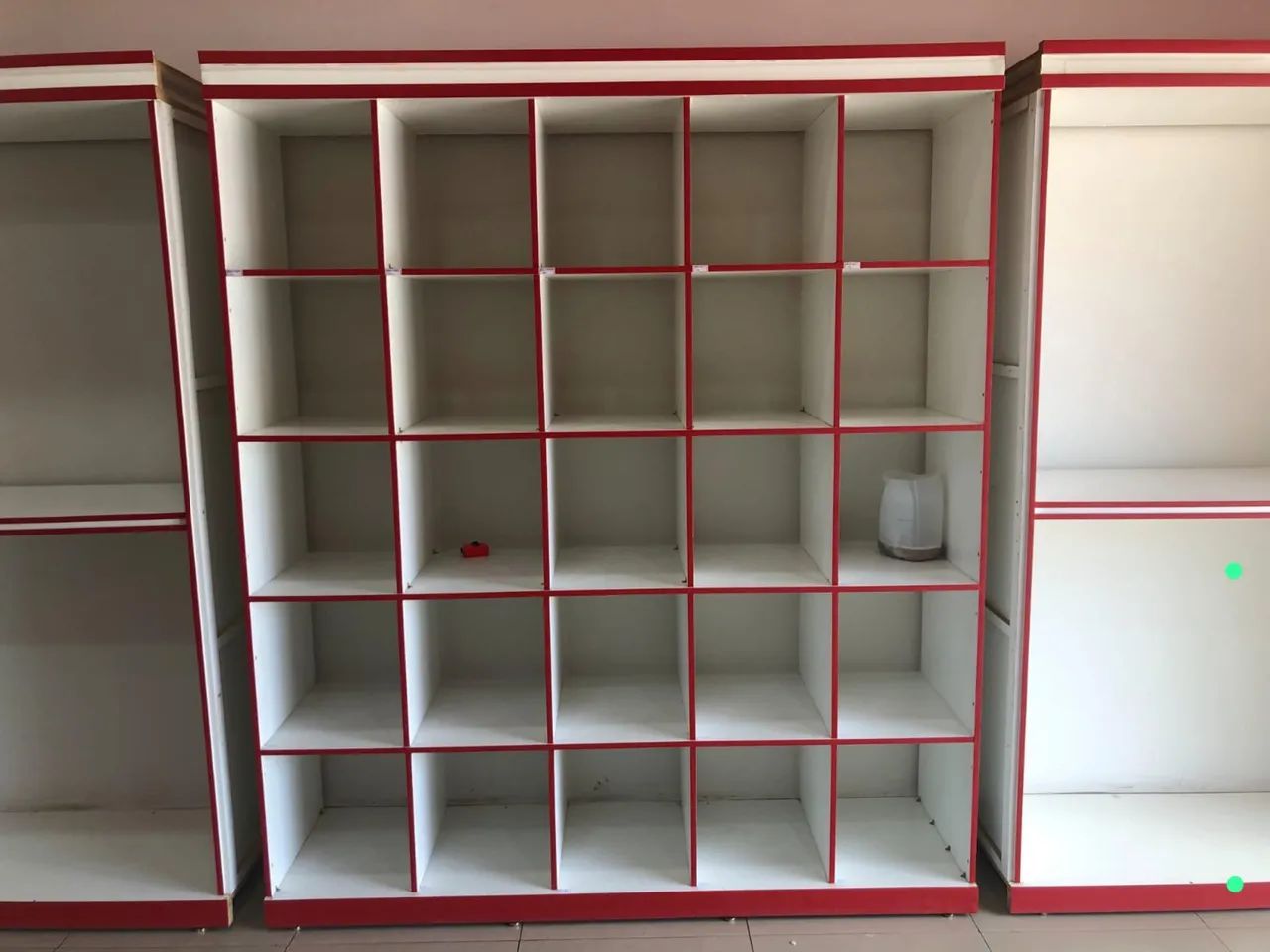 Armário de roupa para loja 64169949673730120