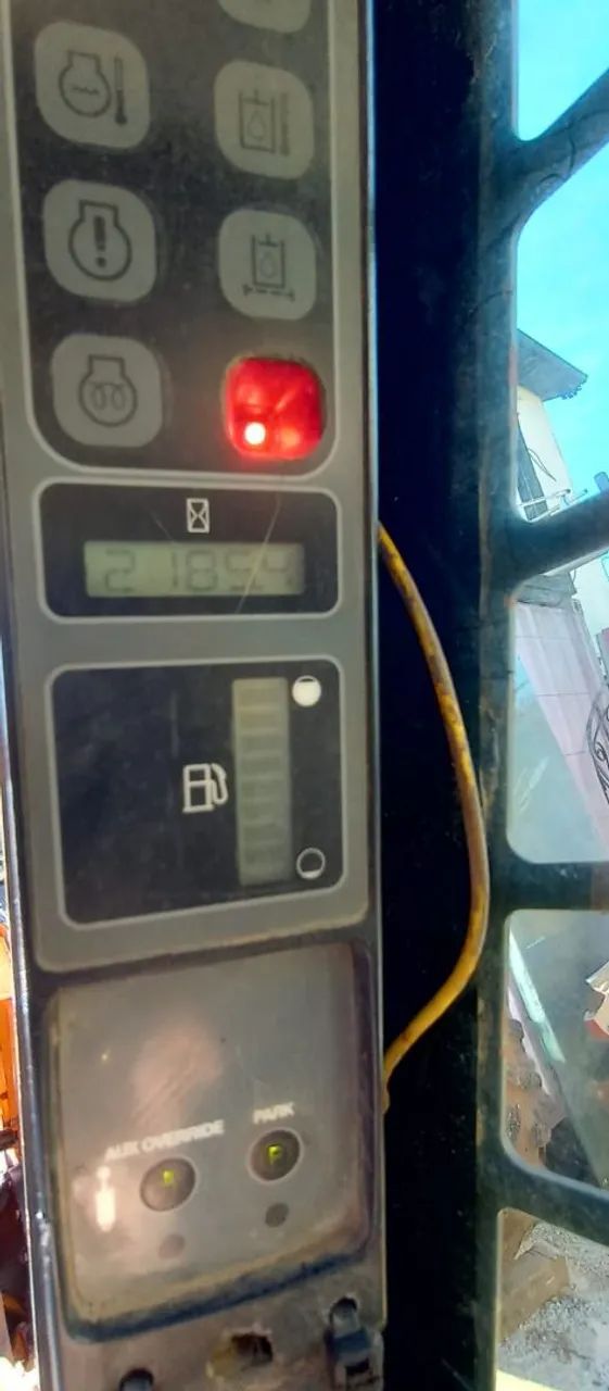 Mini Carregadeira Case 420 usada em bom estado funcionando  - Foto 2