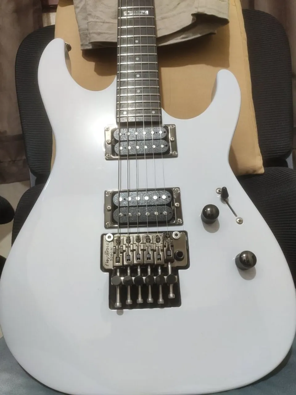 Guitarra Ltd Esp M100-FM Branca