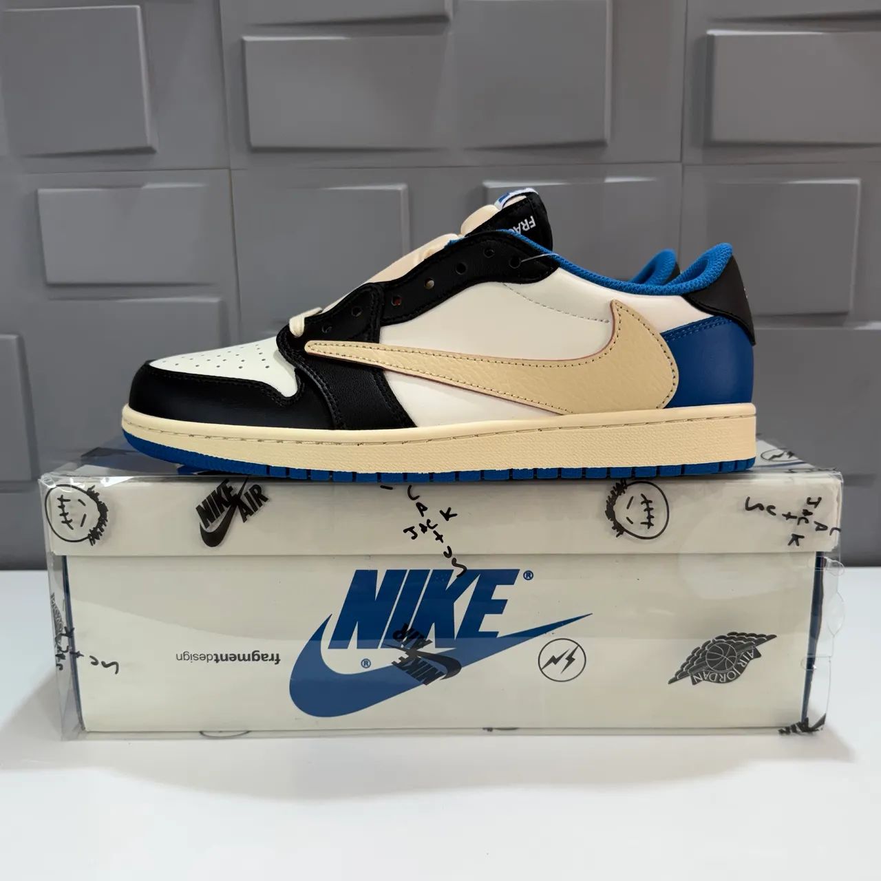 Air Jordan 1 Low Travis Scott x Fragment 42 - Calçados - Cruzeiro