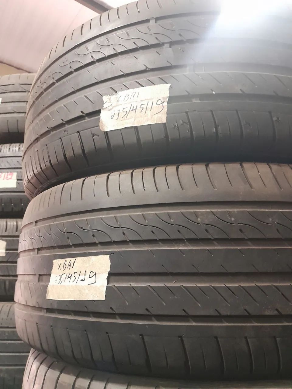 Pneus usados 235/45/19 