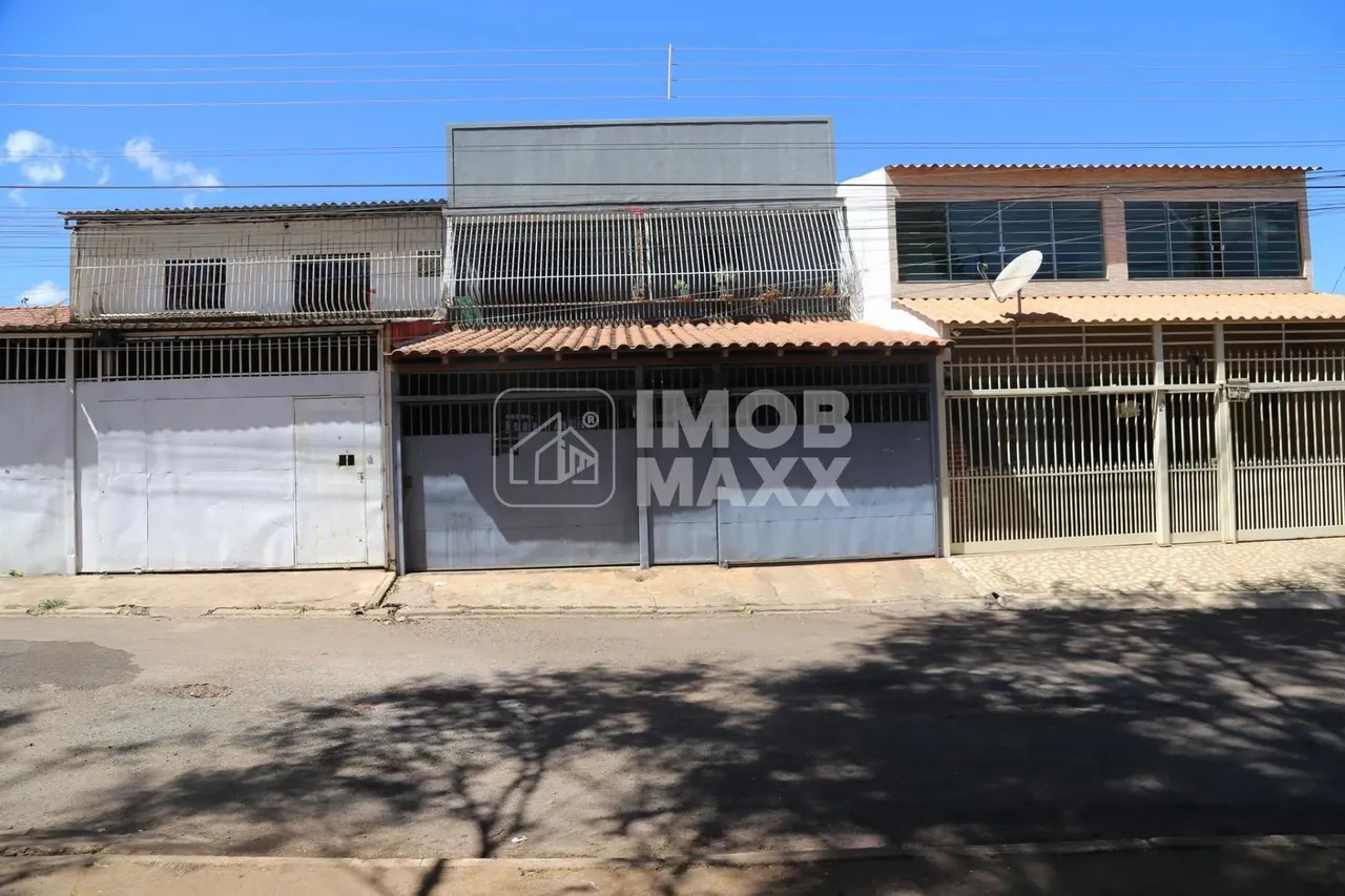 Venda em Samambaia Sul: Casa com 4 dormitórios, 1 suíte e 3 banheiros por R$ 400.000. Opor