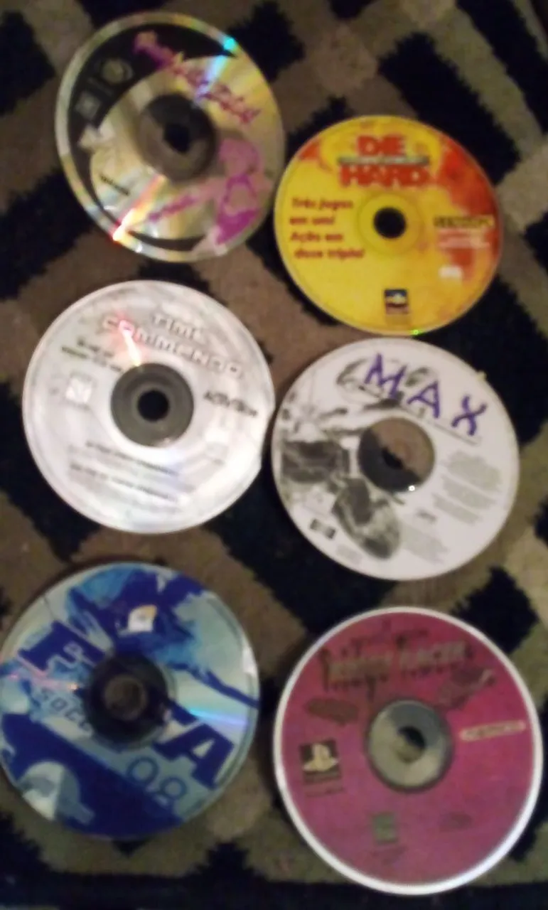 Lote/coleção Jogos para Playstation 1 e PC (time comando,fifa)