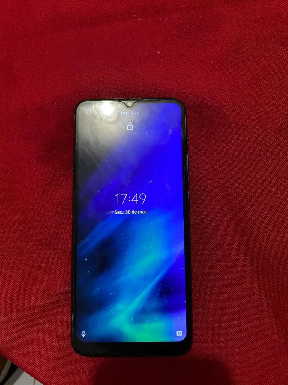 Moto one fusion 128 gb vai com carregador