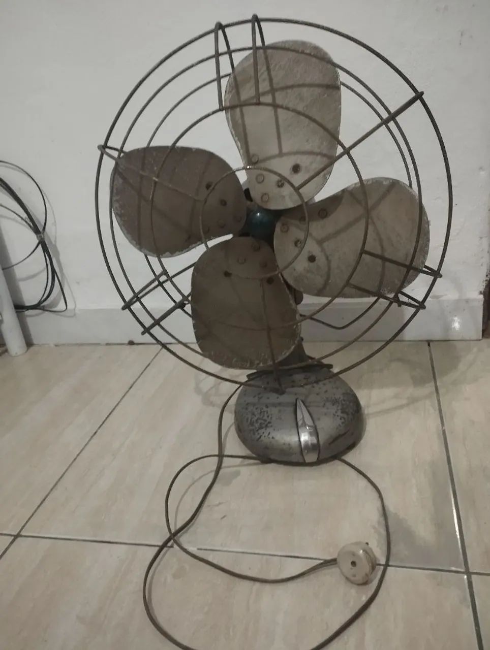 Ventilador Eletromar anos 50, todo em metal. - Foto 5