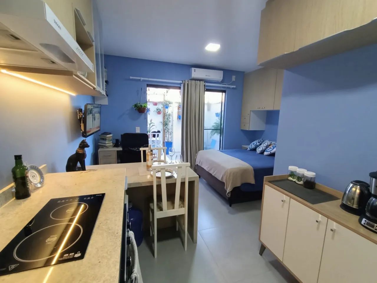 Studio Garden, com pátio privativo. Mobiliado!