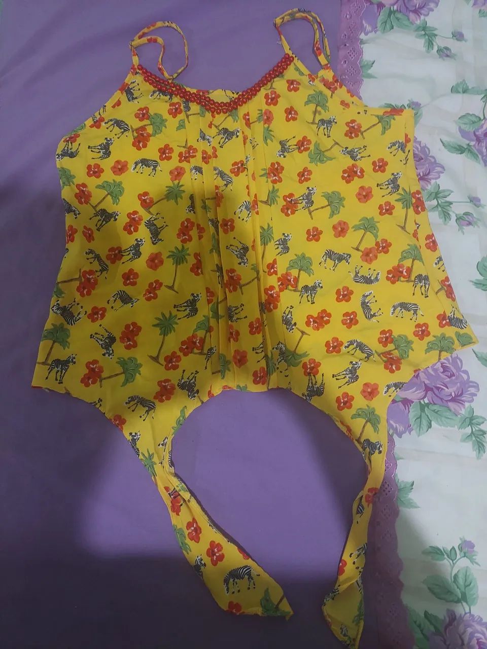 Blusa Amarela Estampada com Detalhes