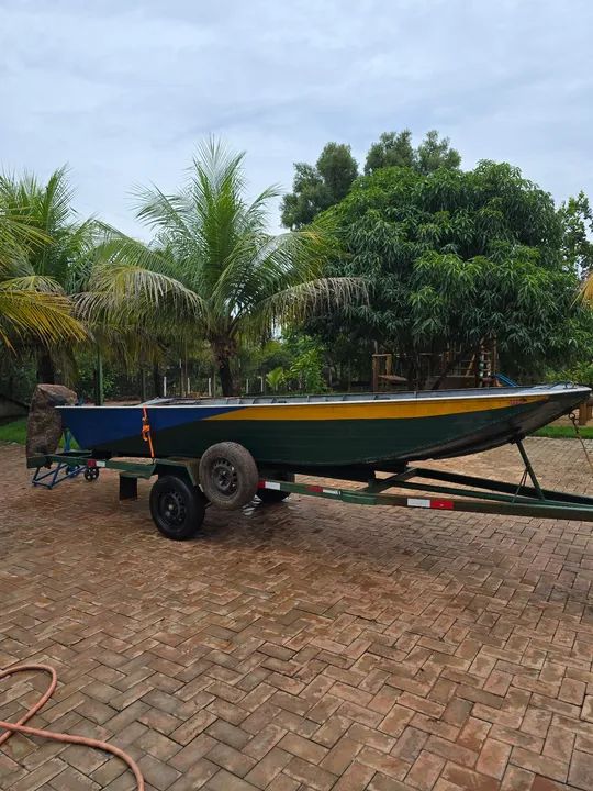 Barco de alumínio 5mts motor 15 yamaha