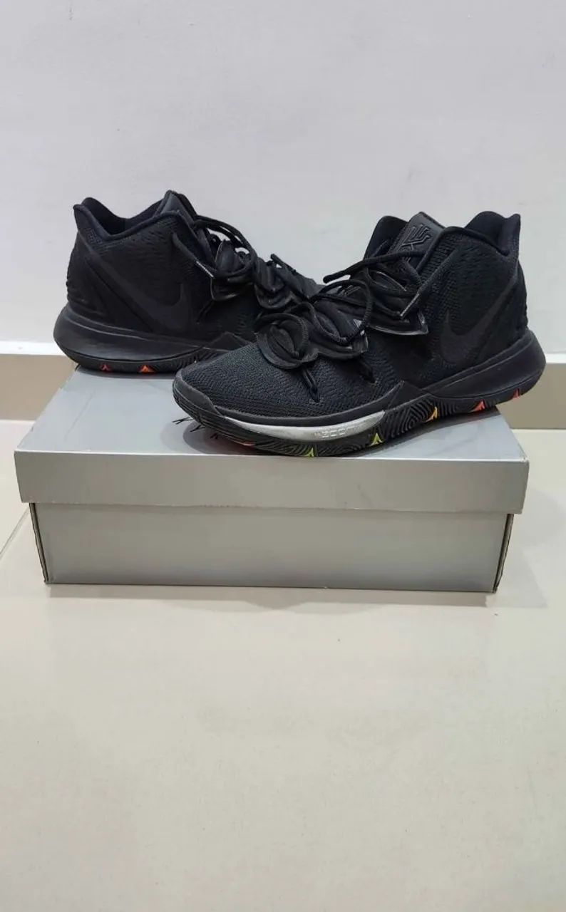 Tênis Nike Kyrie 5 Black Rainbow Tam 42 - Foto 4