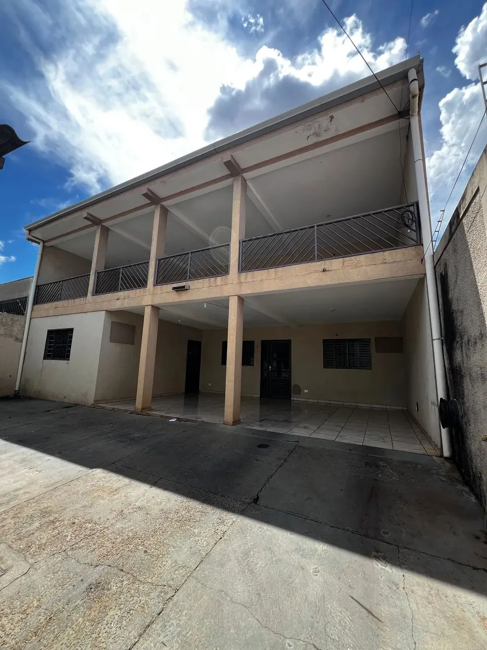 SOBRADO COMERCIAL OU RESIDENCIAL
