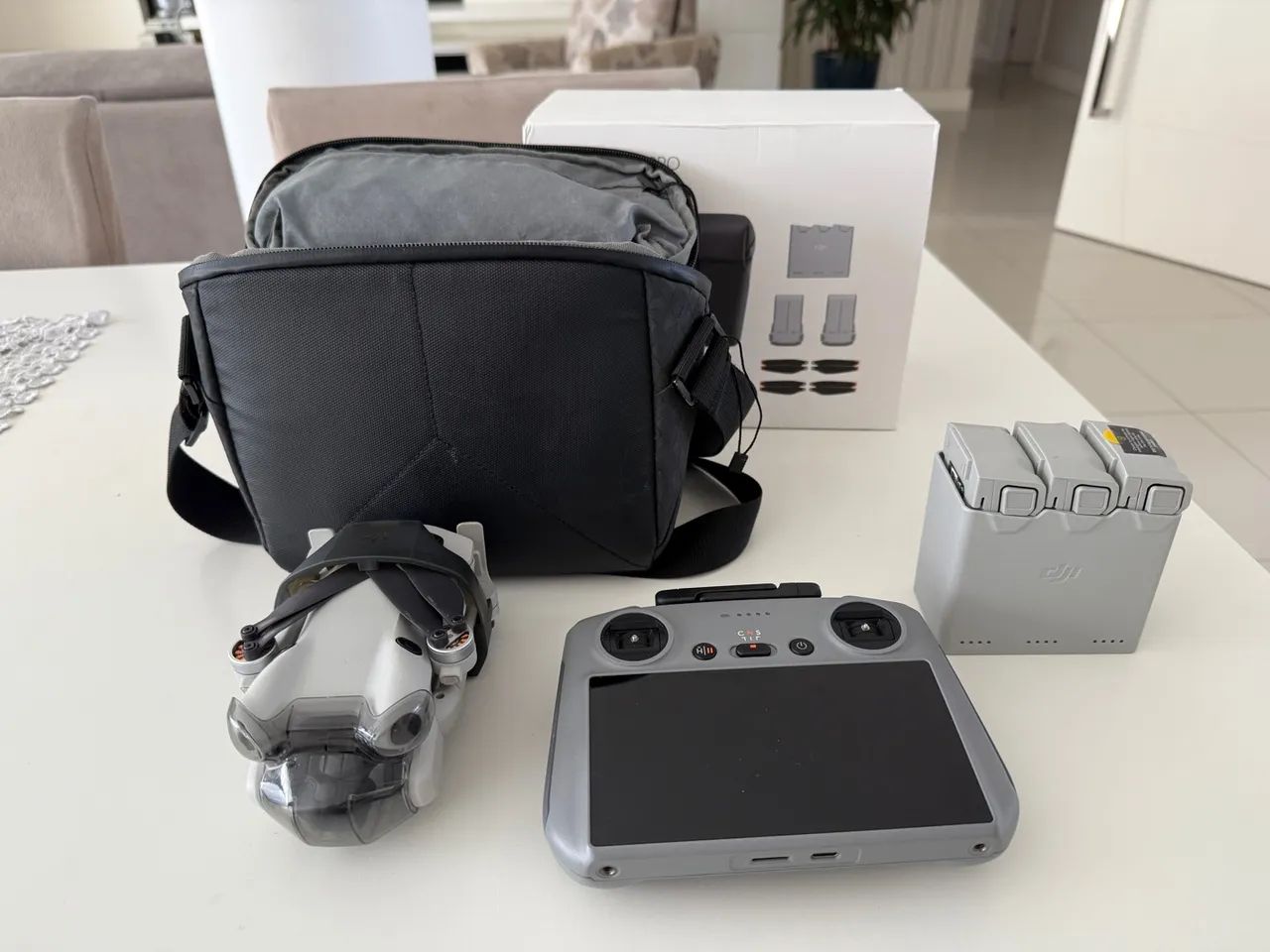 Drone DJI Mini 4 PRO con kit FLY MORE PLUS - Foto 3