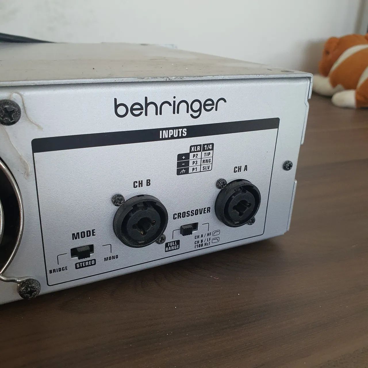 Amplificador Beringer inuke NU3000 - Foto 6