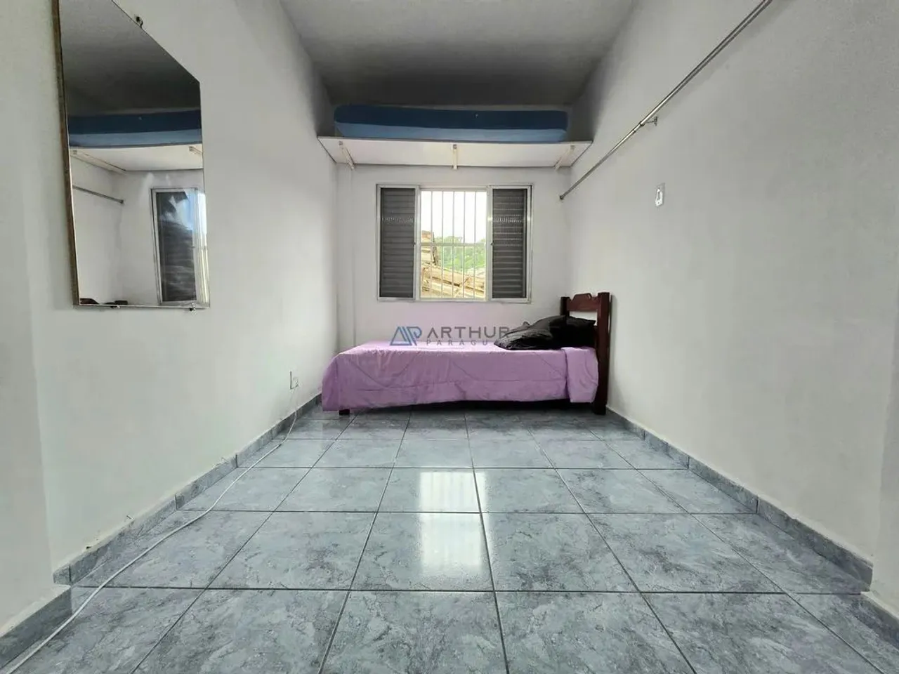 Amplo Kitnet à venda em Praia Grande no bairro Canto do Forte com 38 m²