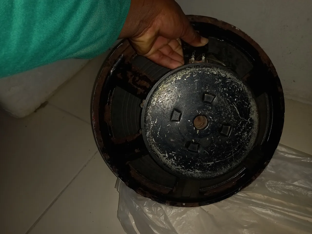 Alto-falantes Selenium 15 350 potência , faço troca também por uma fonte chaveada de 120